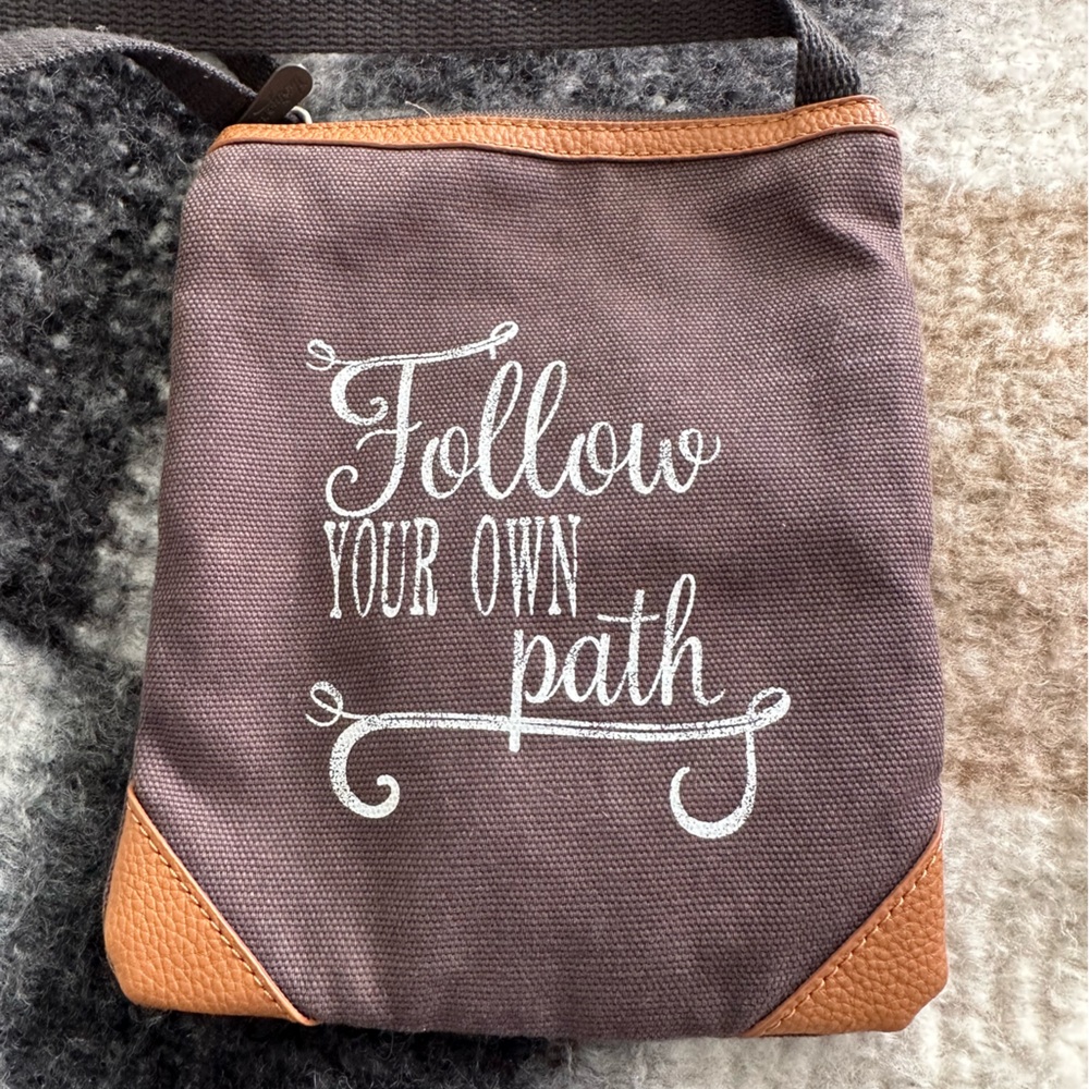 Thirty-one small crossbody